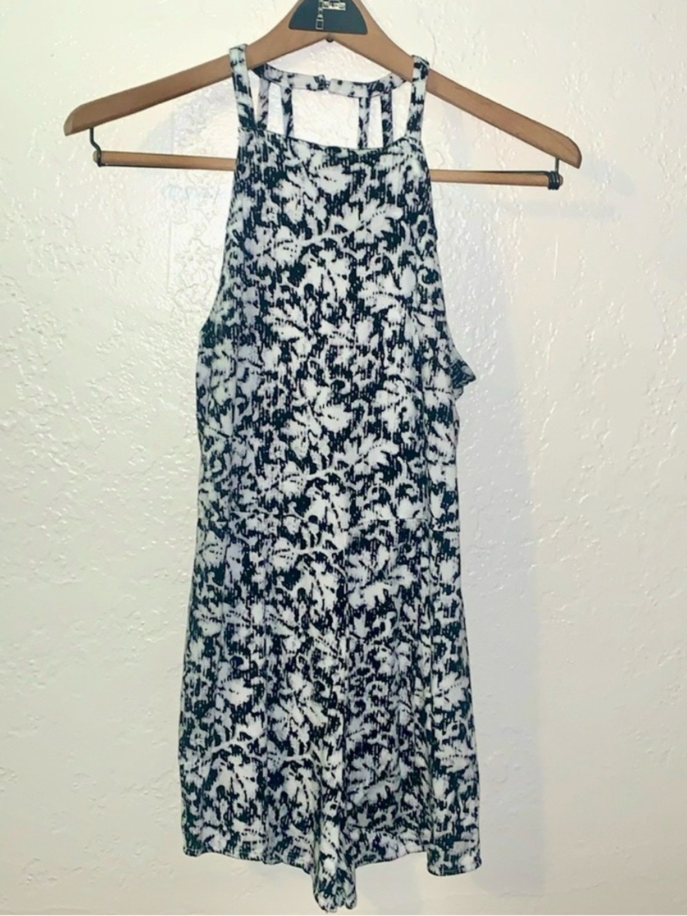 Abercrombie Halter Shorts Romper Floral Tapestry Strappy Open Back White Black 2